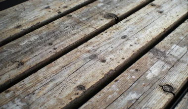 Drewniane deski tarasowe z naturalnego postarzanego drewna