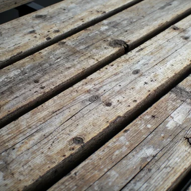 Drewniane deski tarasowe z naturalnego postarzanego drewna