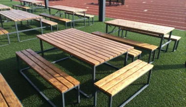 Zestaw mebli ogrodowych stół z ławkami drewno i metal