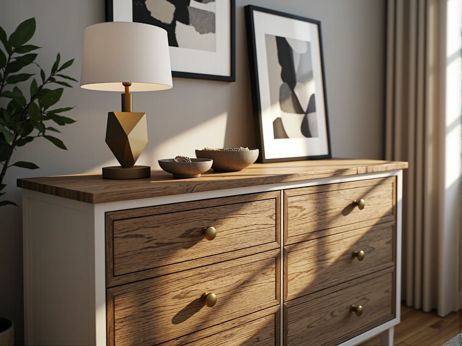 Proces ściągania starej farby z mebla drewnianego – pierwszy etap renowacji mebli do nowoczesnego salonu.